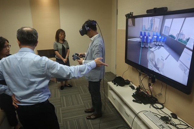 2019-10-30 聖約翰大學主任觀摩VR設備(另開新視窗/jpg檔)