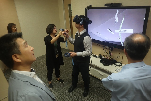 2019-10-30 聖約翰大學主任觀摩VR設備(另開新視窗/jpg檔)
